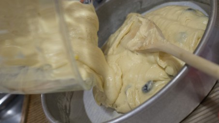 Berry Peach Cobbler Breakfast Cake pour